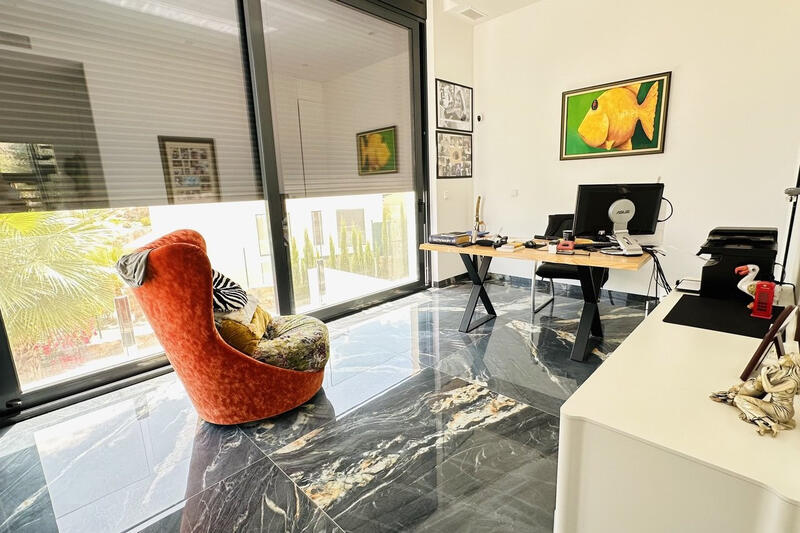 6 Cuarto Villa en venta