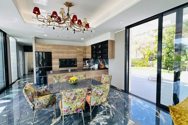 6 Cuarto Villa en venta