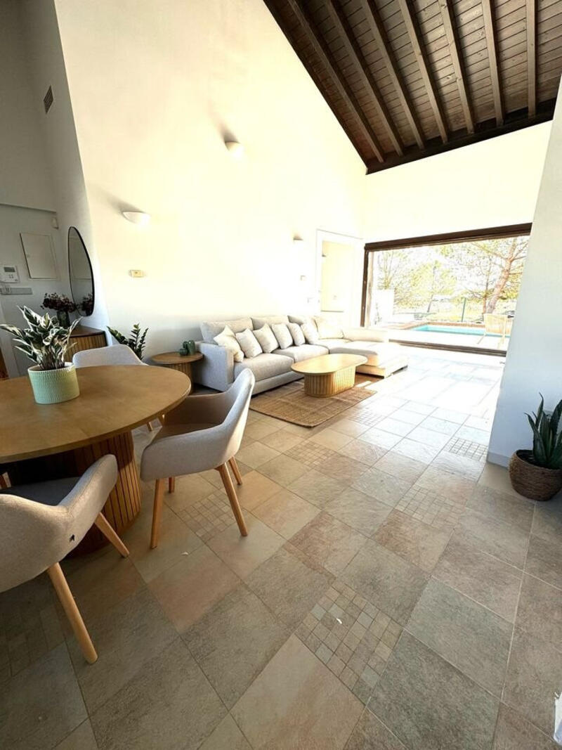 2 Cuarto Villa en venta