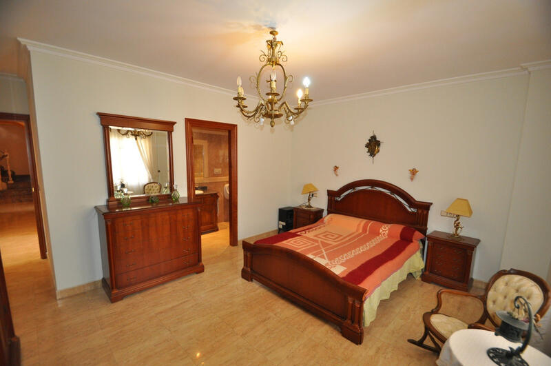5 Schlafzimmer Stadthaus zu verkaufen
