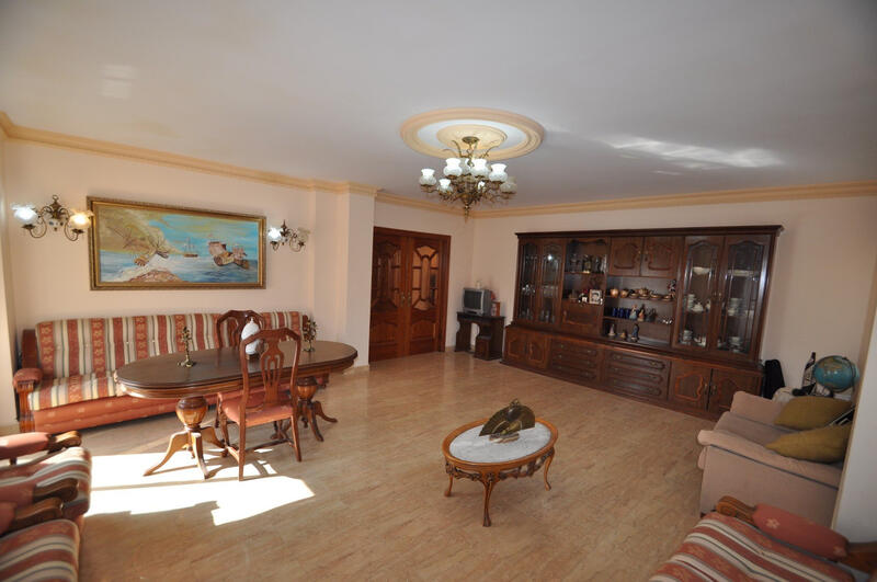 5 Schlafzimmer Stadthaus zu verkaufen
