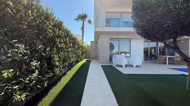 3 Cuarto Villa en venta