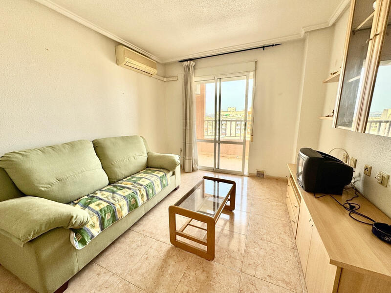 квартира продается в Torrevieja, Alicante