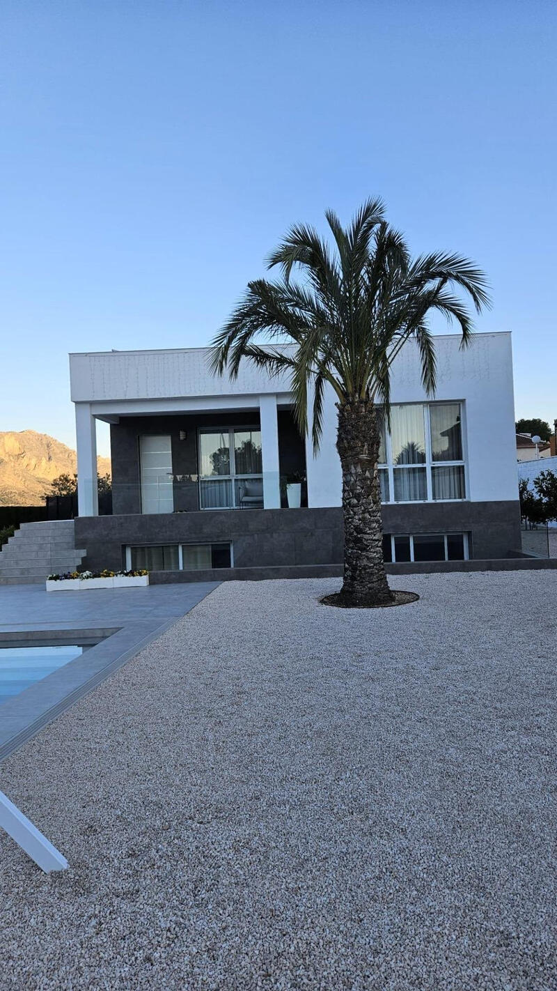 4 Cuarto Villa en venta