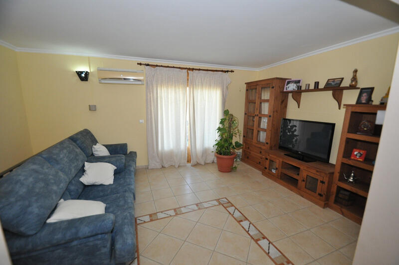4 bedroom Townhouse for sale