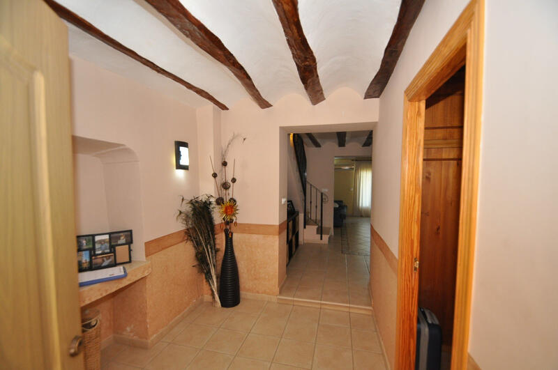 4 bedroom Townhouse for sale