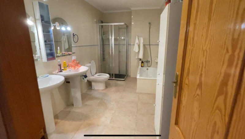 4 Cuarto Villa en venta