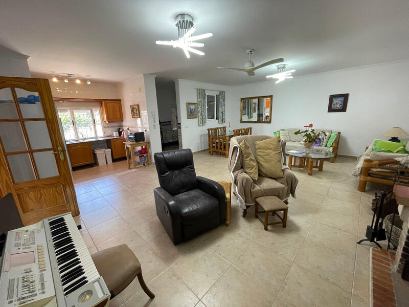 4 Cuarto Villa en venta