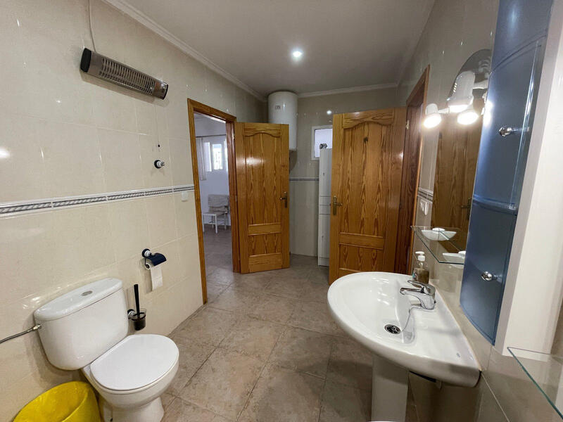 4 Cuarto Villa en venta