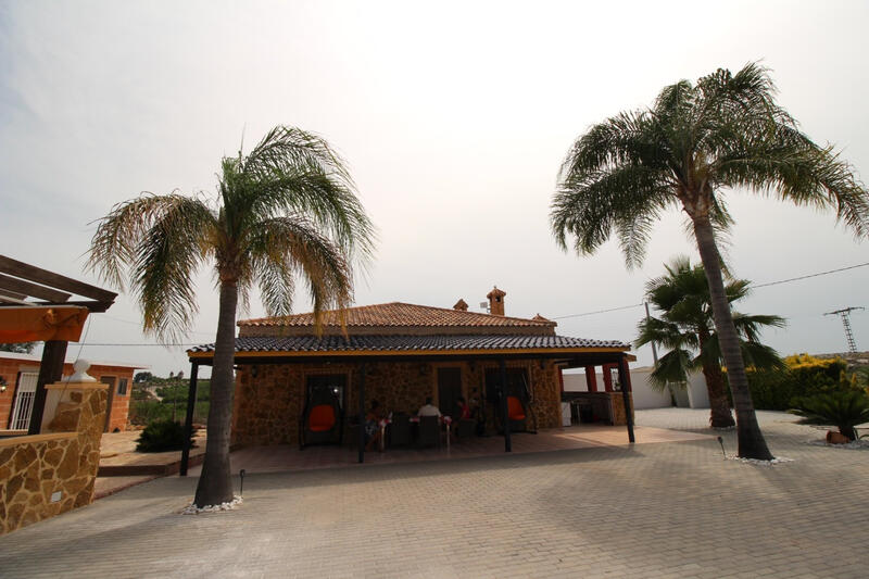 Villa for sale in Fortuna, Murcia
