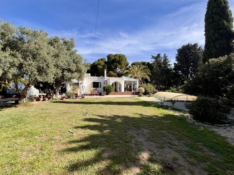 Villa for sale in Cabo Roig, Alicante