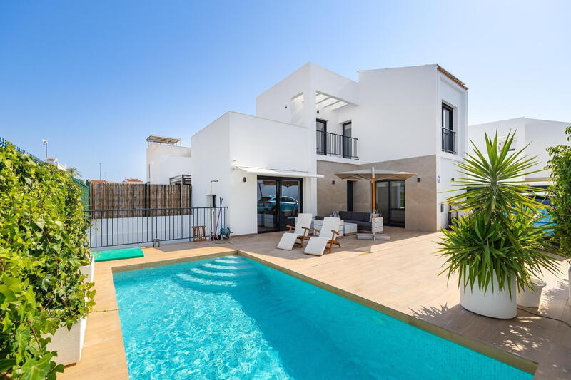 3 Cuarto Villa en venta