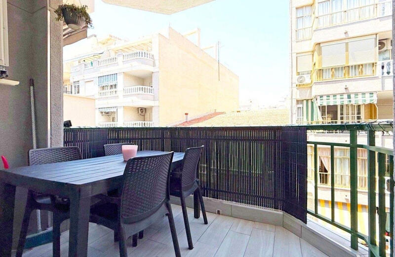 Leilighet til salgs i Torrevieja, Alicante