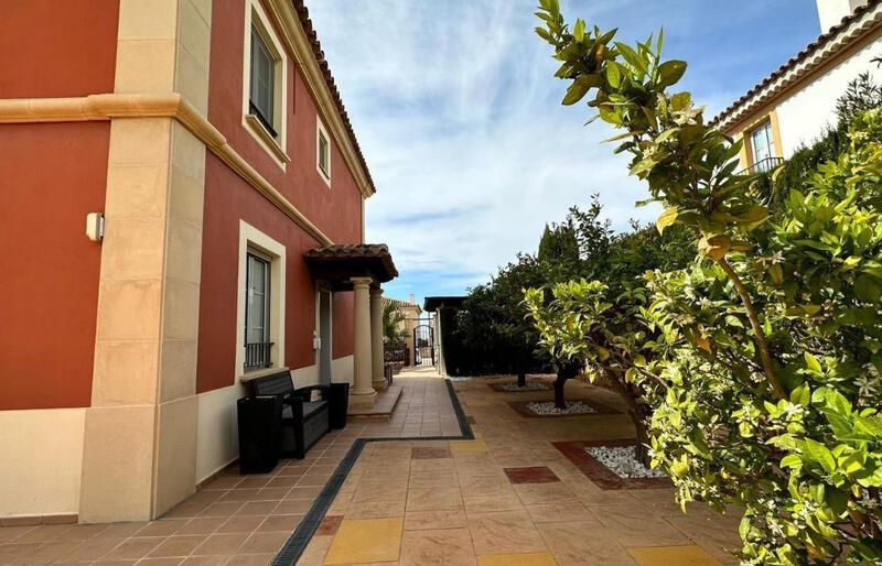 Villa til salgs i Finestrat, Alicante