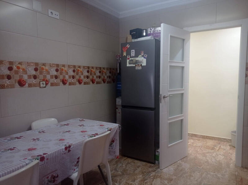 4 спальная комната дуплекс продается