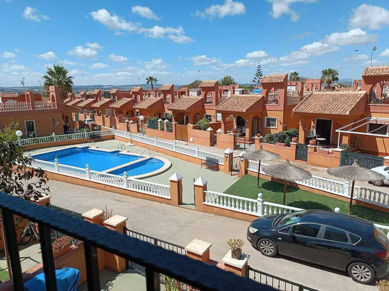 Stadthaus zu verkaufen in Torrevieja, Alicante