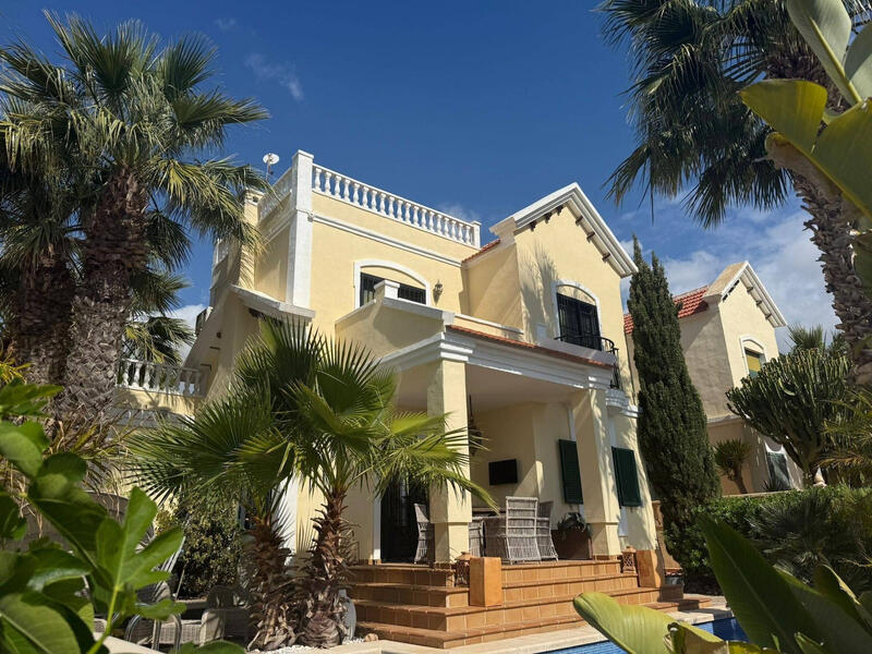 3 Cuarto Villa en venta