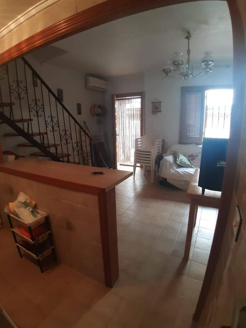 2 slaapkamer Gezinswoning Te koop