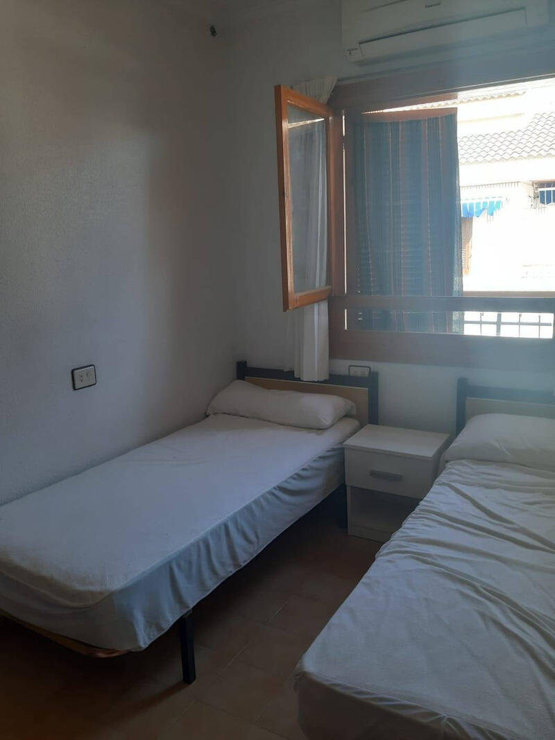 2 slaapkamer Gezinswoning Te koop