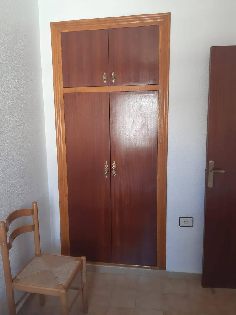 2 slaapkamer Gezinswoning Te koop