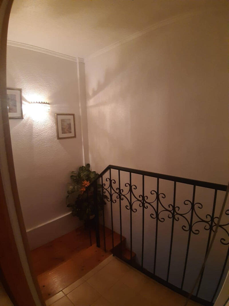 2 slaapkamer Gezinswoning Te koop