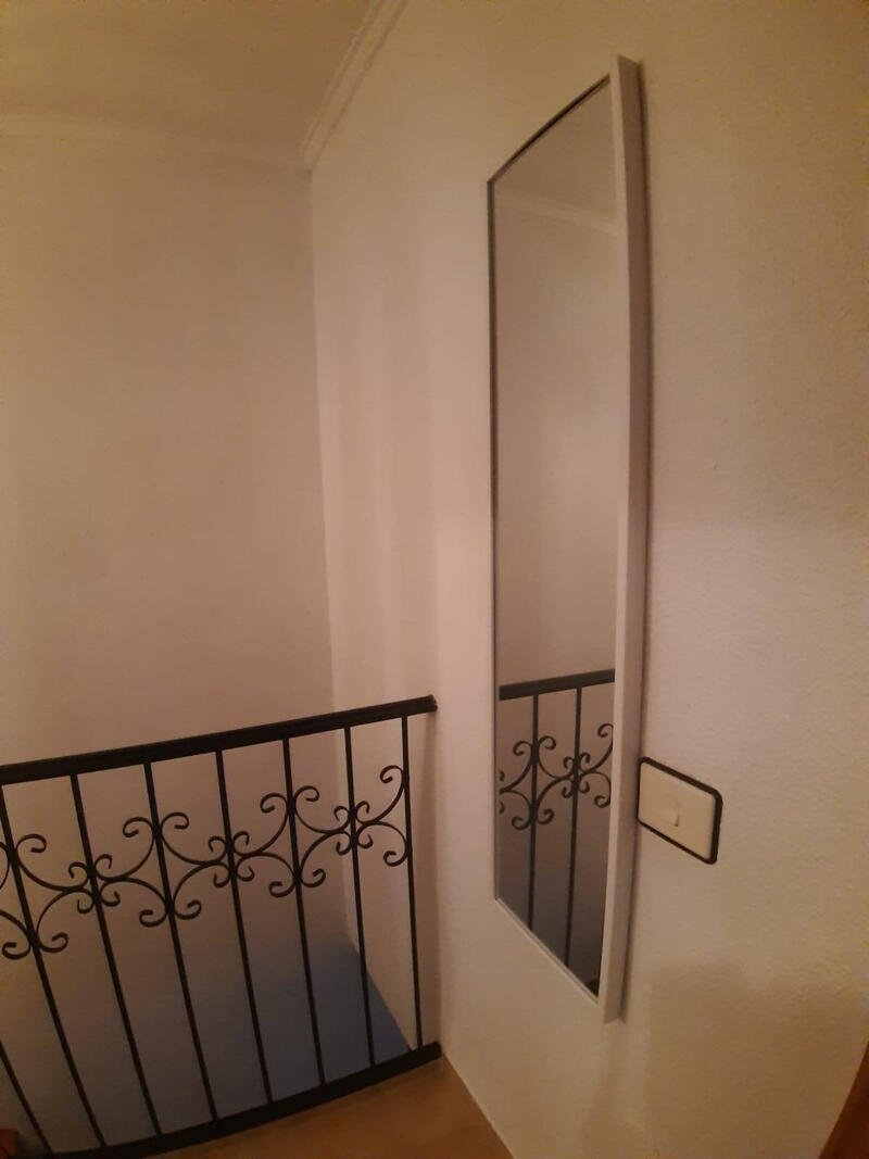 2 slaapkamer Gezinswoning Te koop