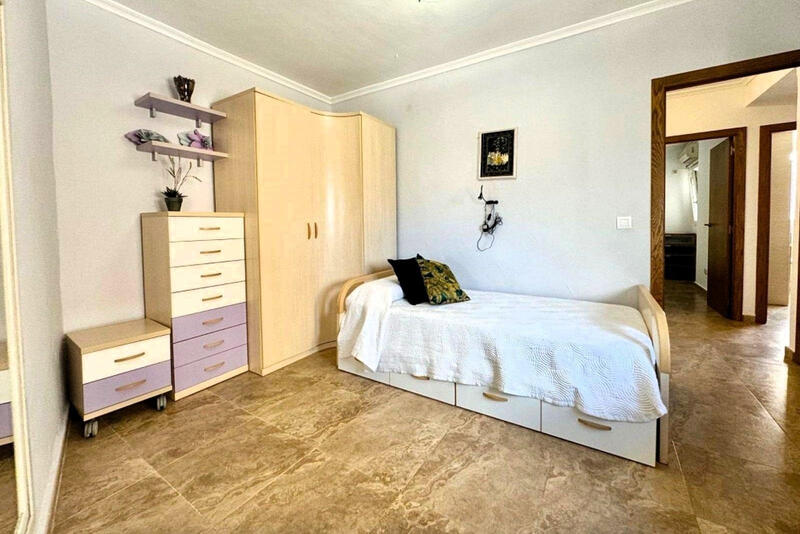 3 bedroom Apartment for sale