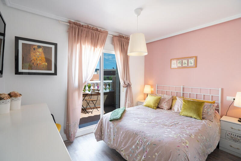 3 slaapkamer Gezinswoning Te koop