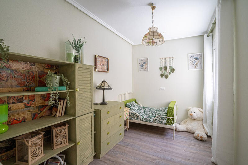 3 slaapkamer Gezinswoning Te koop