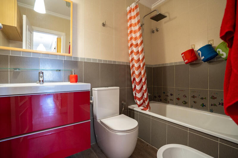 3 slaapkamer Gezinswoning Te koop