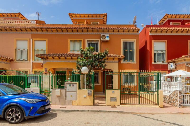 Radhus till salu i Torrevieja, Alicante