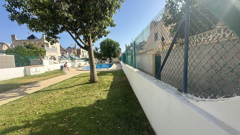 Gezinswoning Te koop in Torrevieja, Alicante