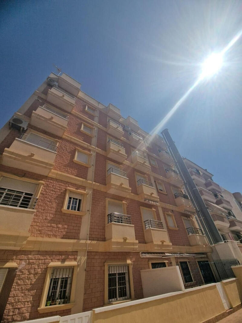 Apartamento en venta en Torrevieja, Alicante