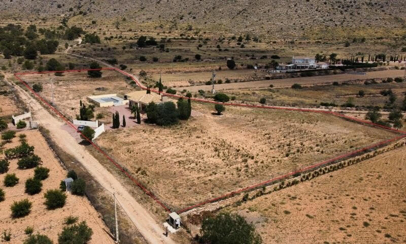 Villa en venta en Hondon de las Nieves, Alicante