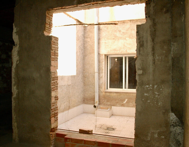 6 bedroom Townhouse for sale