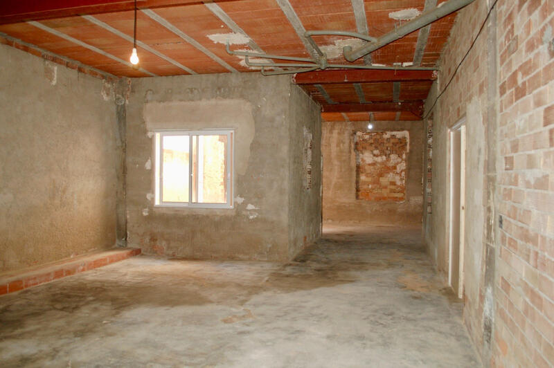 6 bedroom Townhouse for sale