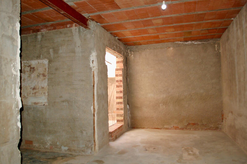 6 bedroom Townhouse for sale