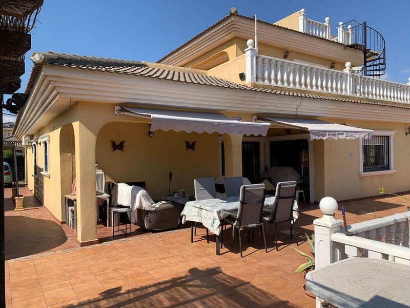 6 Schlafzimmer Villa zu verkaufen