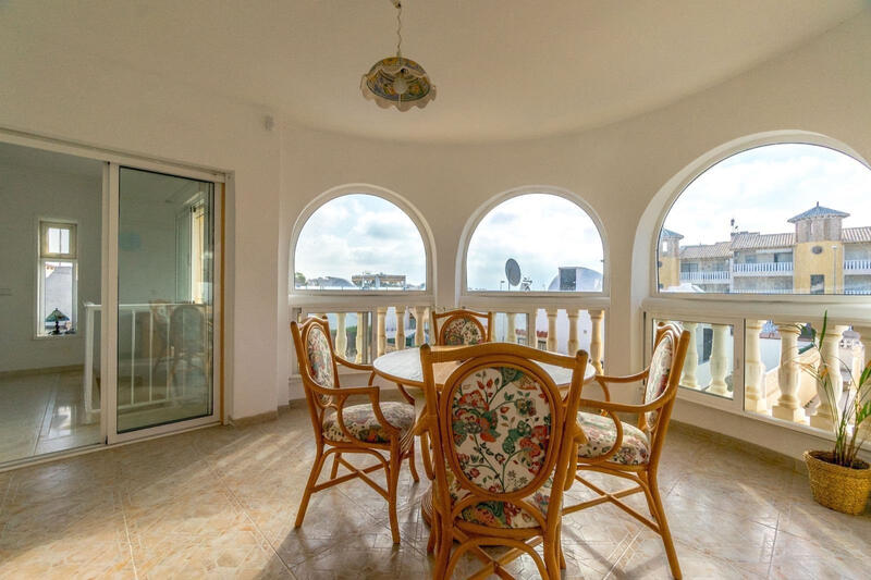 4 bedroom Villa for sale