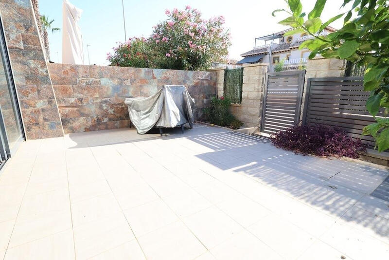 2 Schlafzimmer Stadthaus zu verkaufen