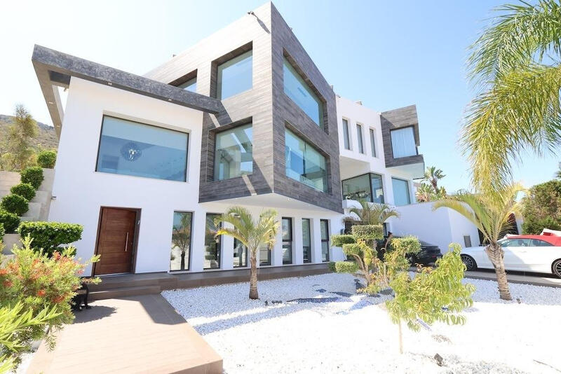 Villa til salg i Javea, Alicante