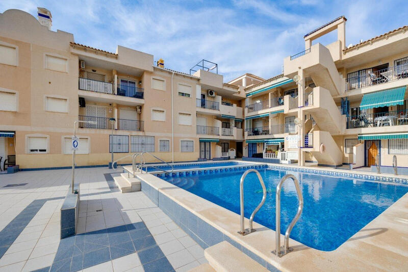 Apartamento en venta en Torrevieja, Alicante