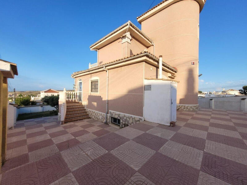 5 спальная комната вилла продается