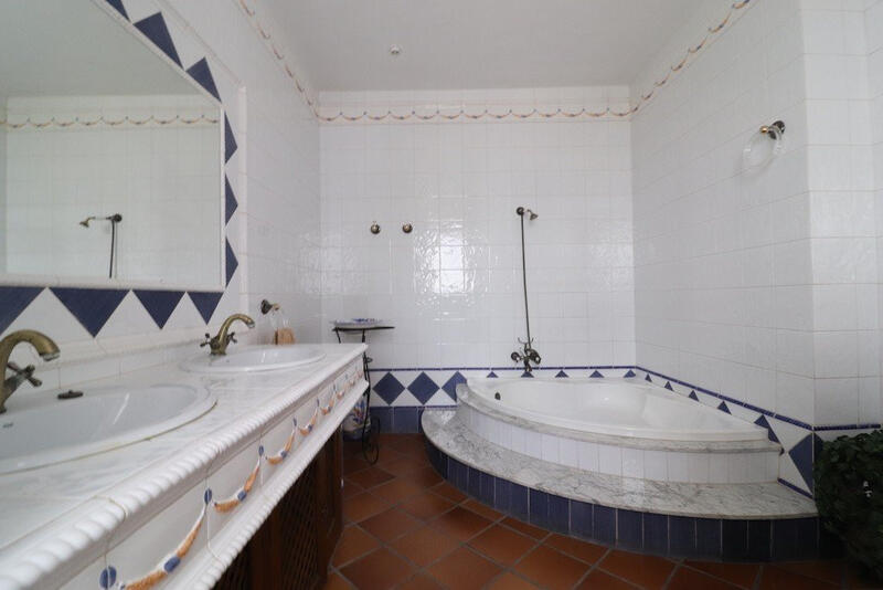 4 slaapkamer Villa Te koop