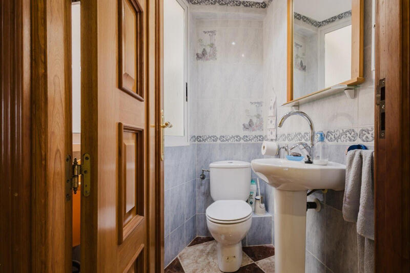 3 спальная комната квартира продается