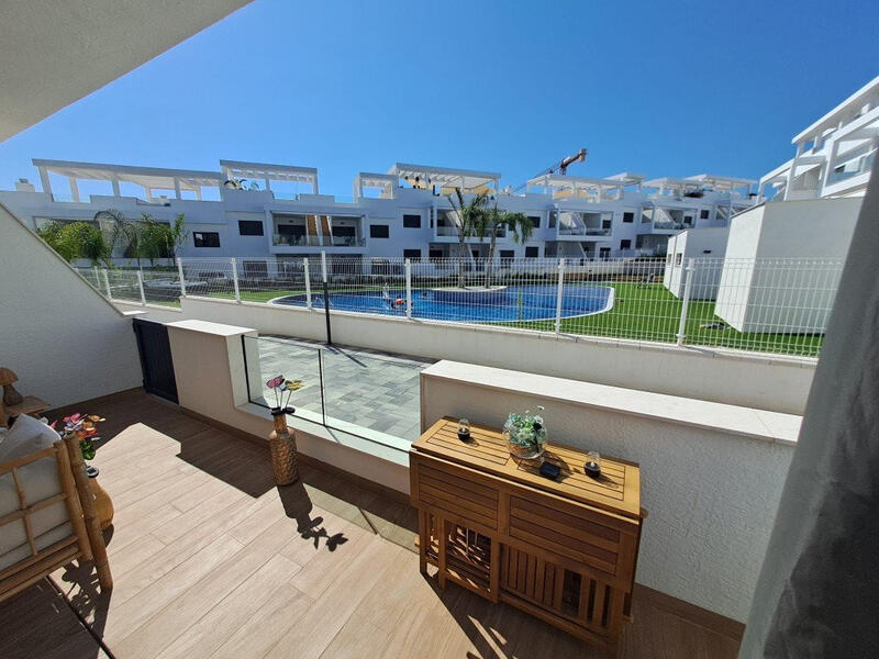 Apartamento en venta en Los Balcones, Alicante
