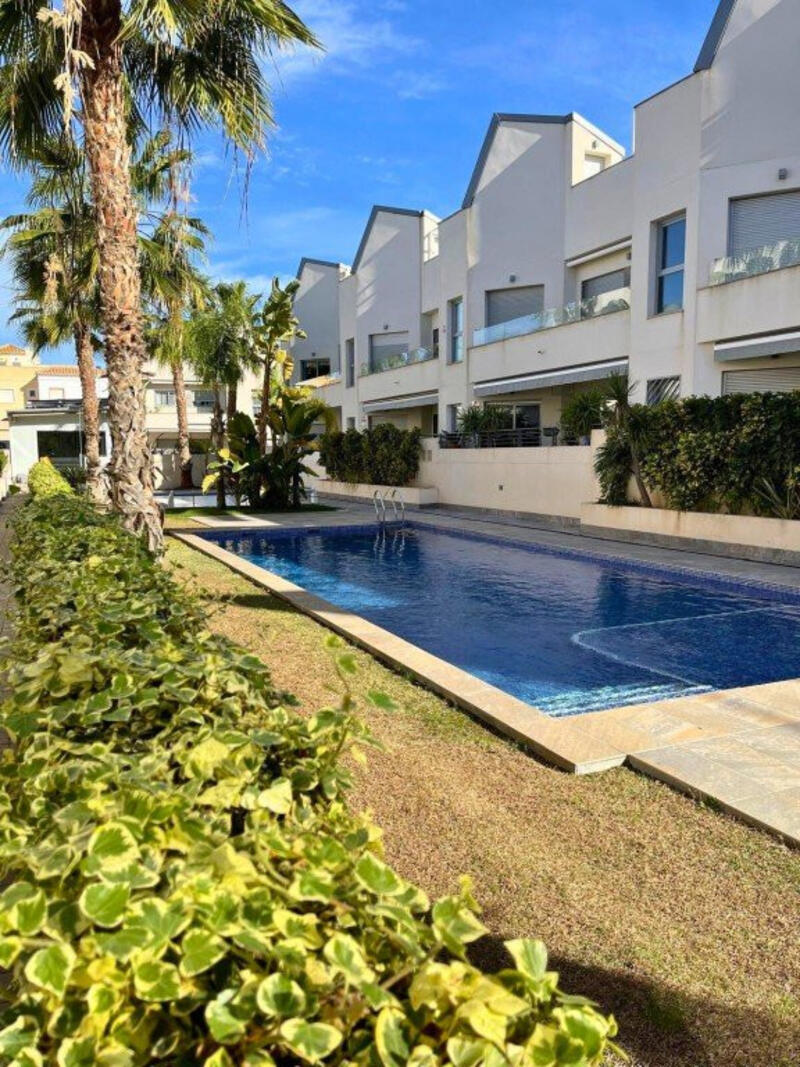 Villa à vendre dans Torrevieja, Alicante