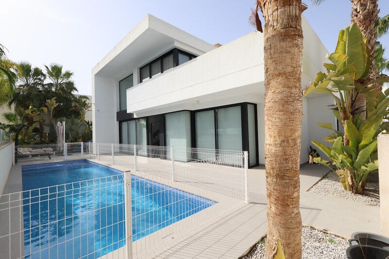 Villa for sale in Ciudad Quesada, Alicante
