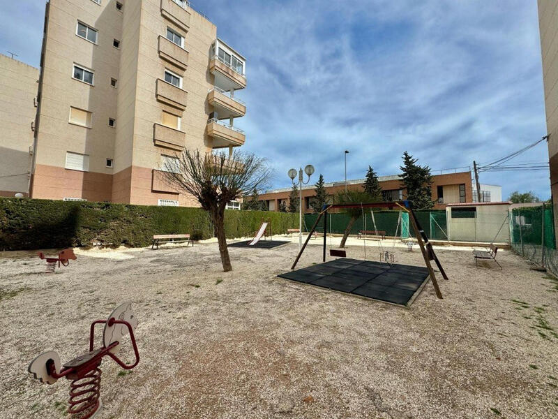 квартира продается в Torrevieja, Alicante