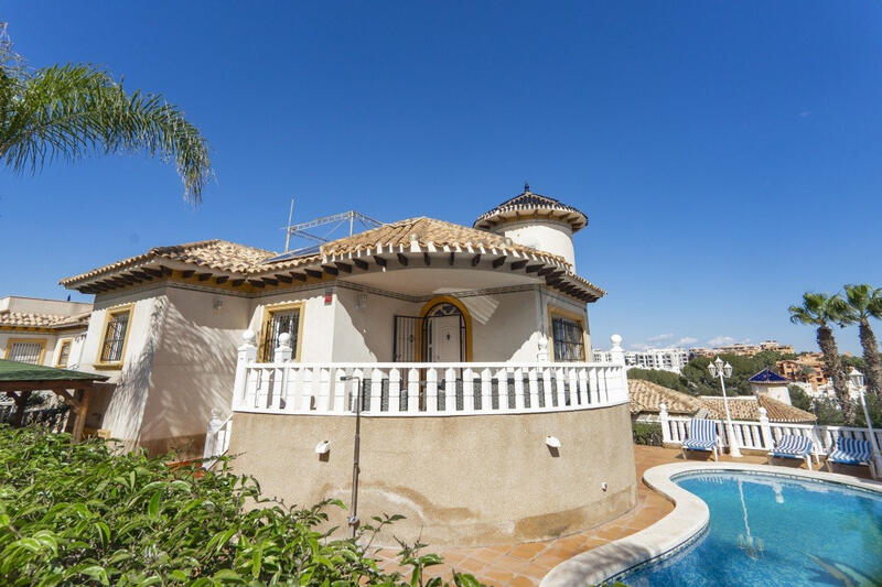 вилла продается в Villamartin, Alicante